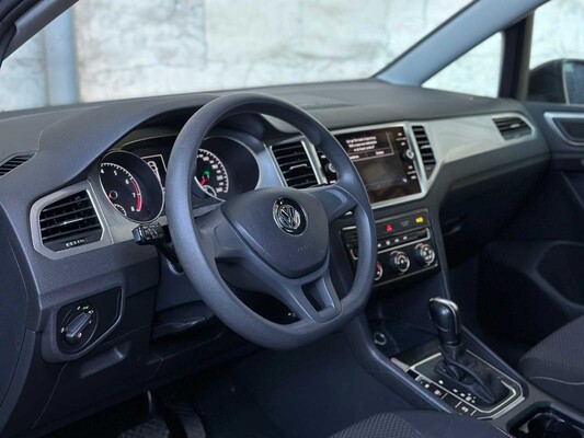 Volkswagen Golf Sportsvan 1.0 TSI Highline 110pk 2018, N-155-RT