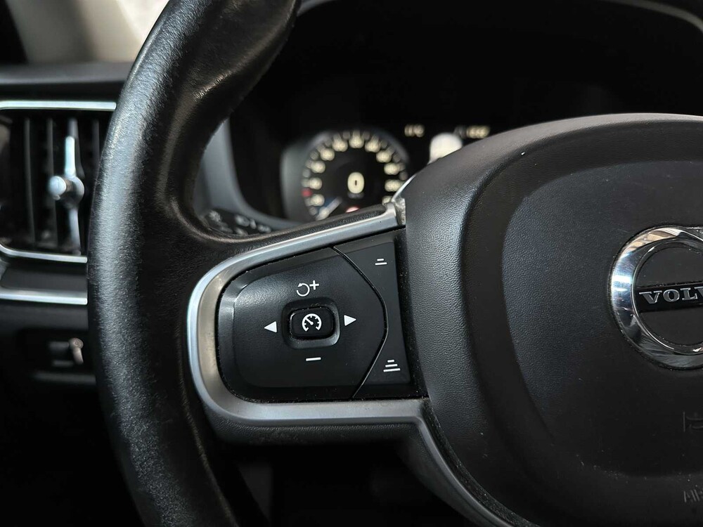 Volvo V60 2.0 D3 Momentum 150pk 2019, G-381-LP