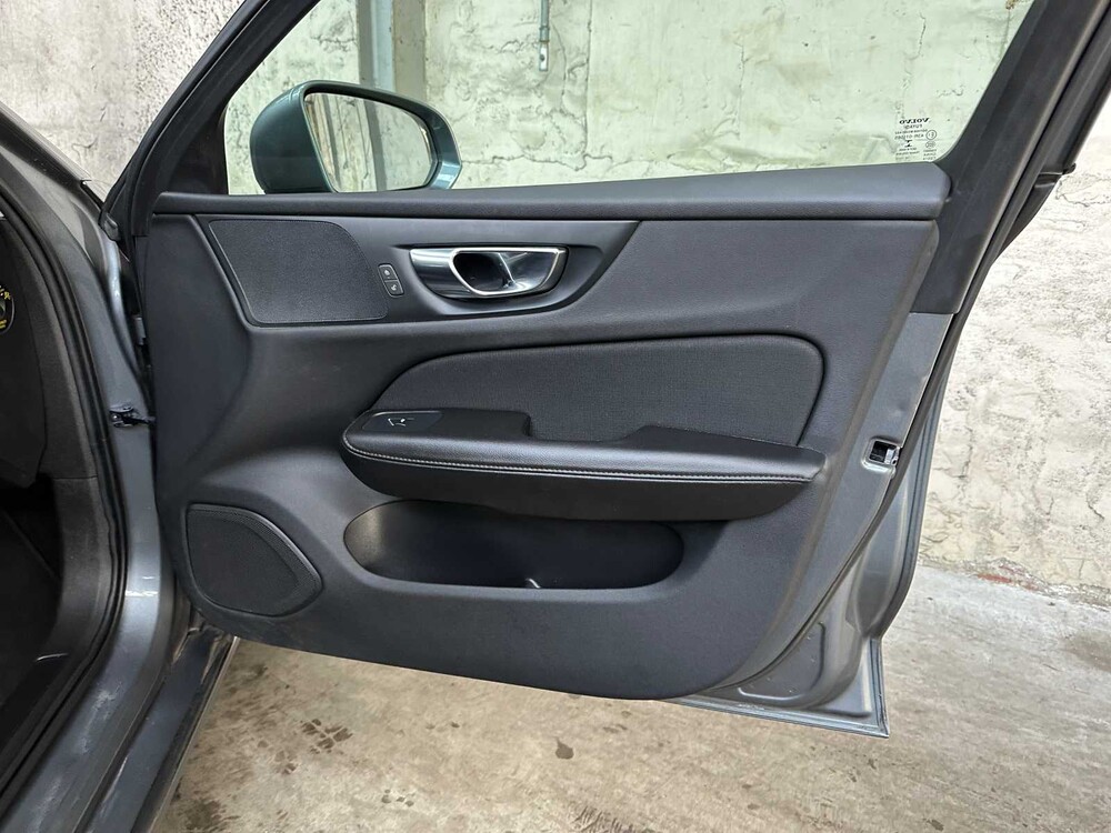 Volvo V60 2.0 D3 Momentum 150pk 2019, G-381-LP