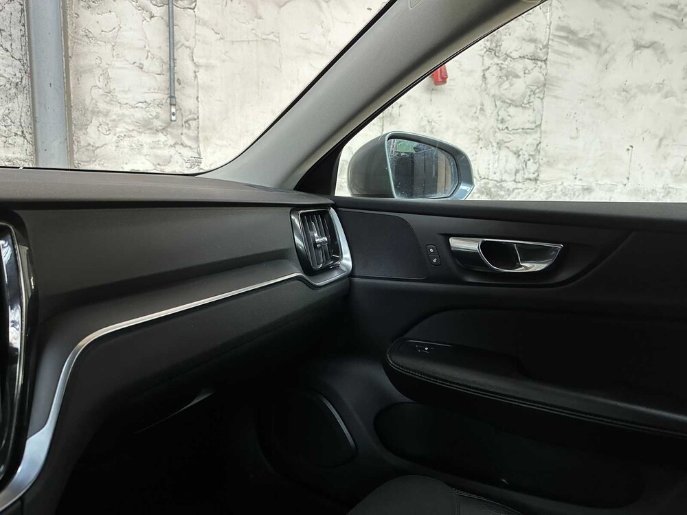 Volvo V60 2.0 D3 Momentum 150pk 2019, G-381-LP