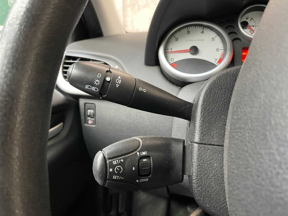 Peugeot 207 1.4 VTi Cool 'n Blue 95pk 2008, 05-ZH-XZ