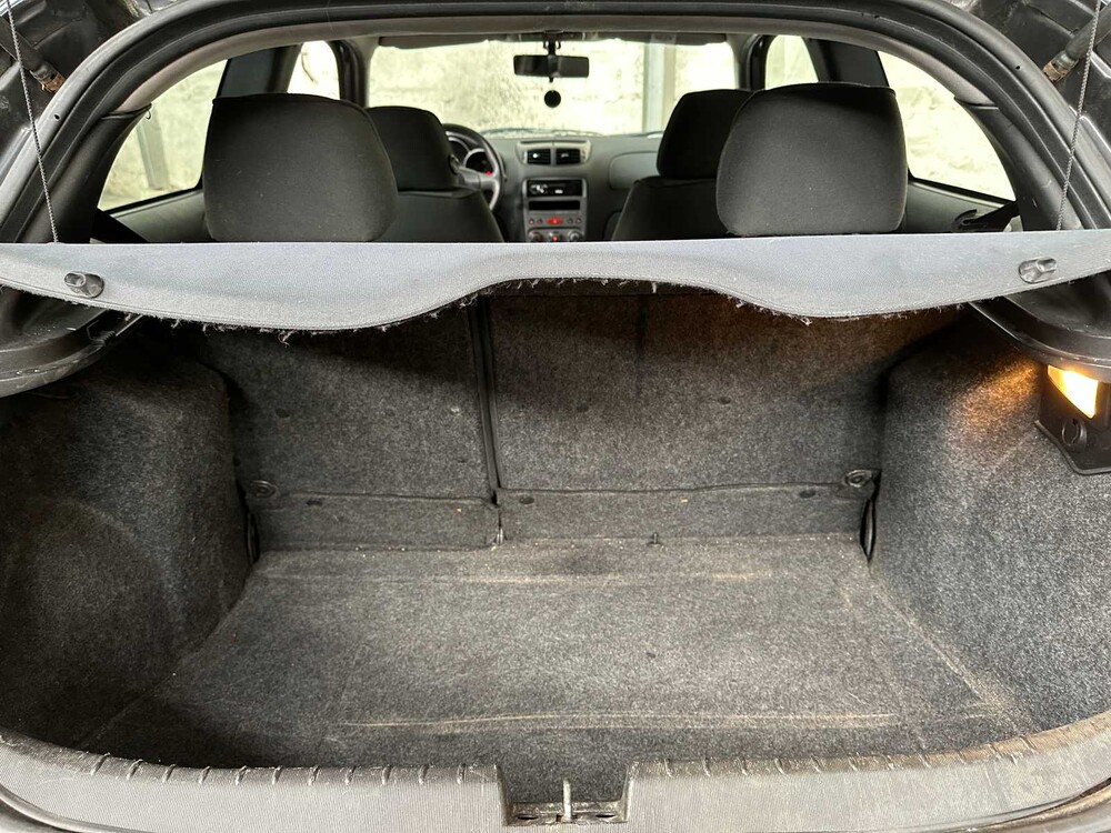 Alfa Romeo 147 1.6 TS Impression 105pk 2004, 09-PH-KF