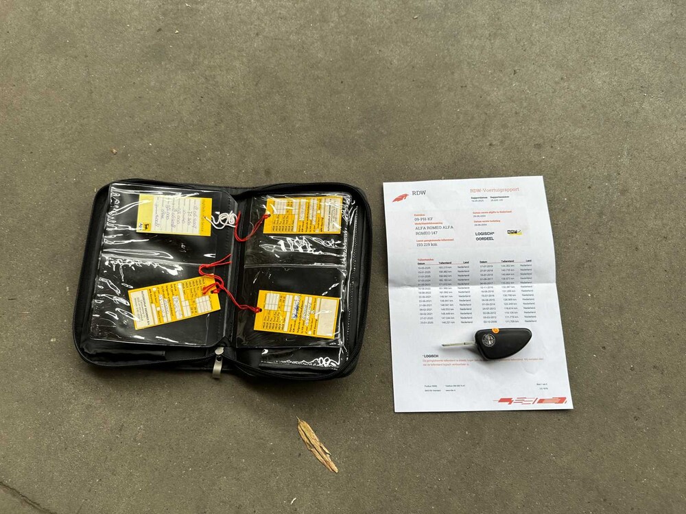 Alfa Romeo 147 1.6 TS Impression 105pk 2004, 09-PH-KF