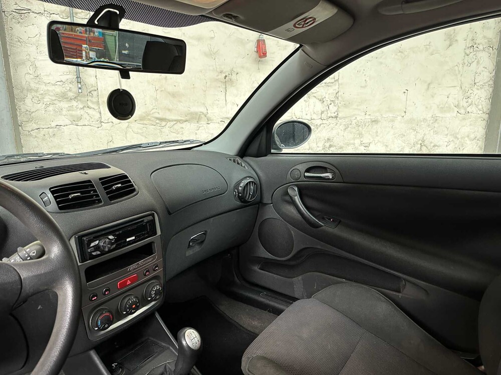 Alfa Romeo 147 1.6 TS Impression 105pk 2004, 09-PH-KF