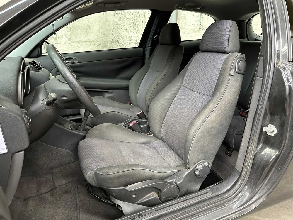 Alfa Romeo 147 1.6 TS Impression 105pk 2004, 09-PH-KF