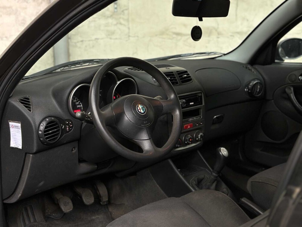 Alfa Romeo 147 1.6 TS Impression 105pk 2004, 09-PH-KF