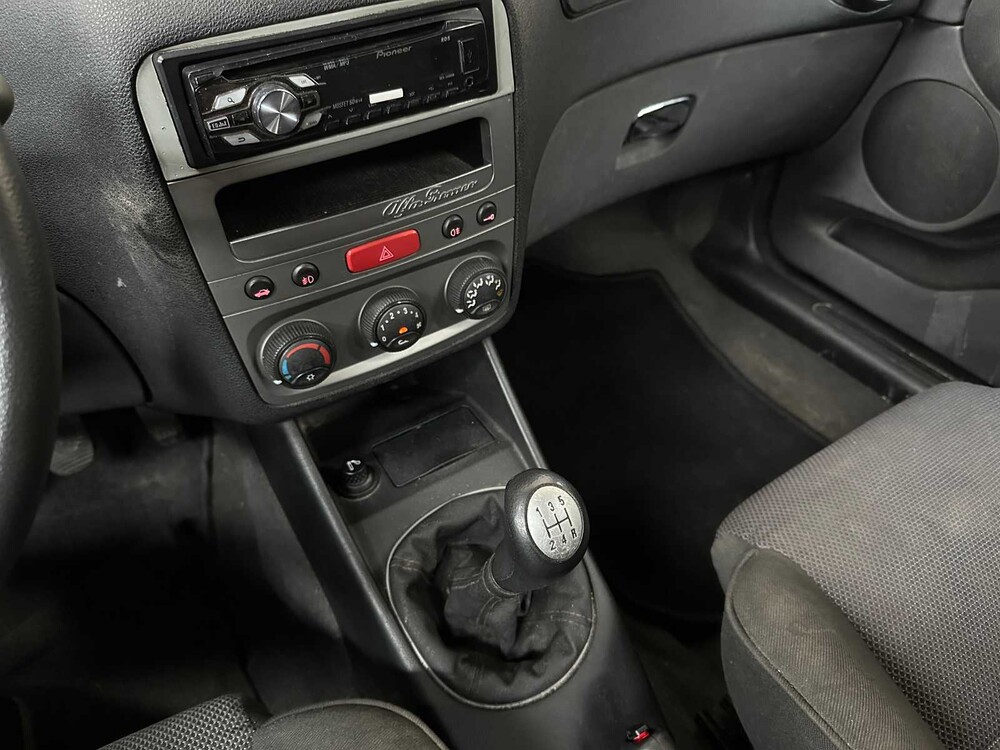 Alfa Romeo 147 1.6 TS Impression 105pk 2004, 09-PH-KF