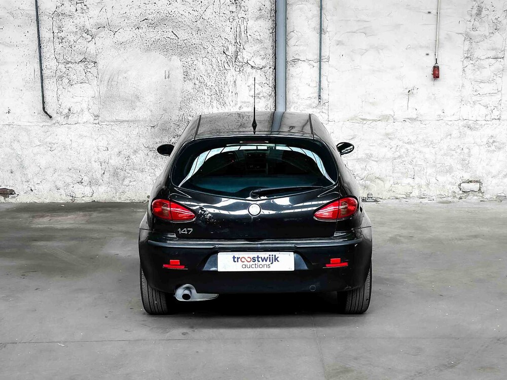 Alfa Romeo 147 1.6 TS Impression 105pk 2004, 09-PH-KF