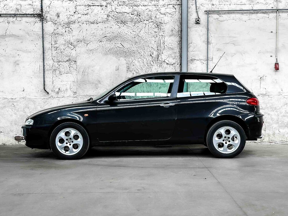 Alfa Romeo 147 1.6 TS Impression 105pk 2004, 09-PH-KF