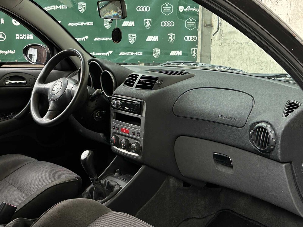 Alfa Romeo 147 1.6 TS Impression 105pk 2004, 09-PH-KF