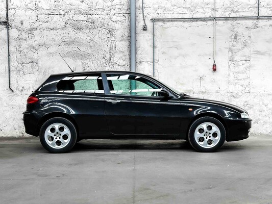 Alfa Romeo 147 1.6 TS Impression 105pk 2004, 09-PH-KF