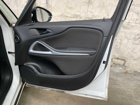 Opel Zafira Tourer 1.4 Edition 140pk 2012, 95-TKG-6