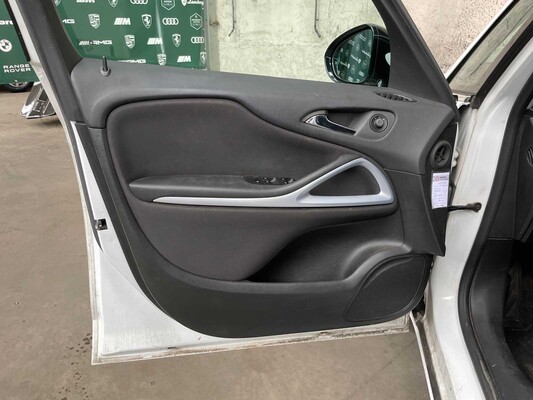 Opel Zafira Tourer 1.4 Edition 140pk 2012, 95-TKG-6