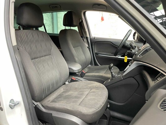 Opel Zafira Tourer 1.4 Edition 140pk 2012, 95-TKG-6