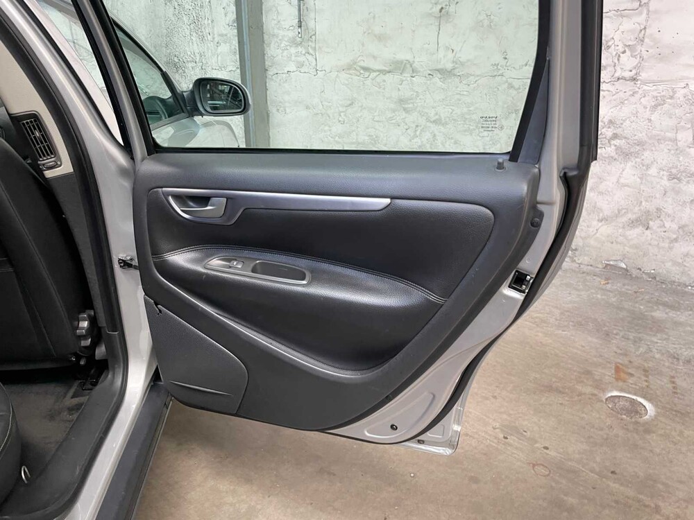 Volvo V70 2.3 T-5 Comfort Line 250pk 2002, KT-730-L