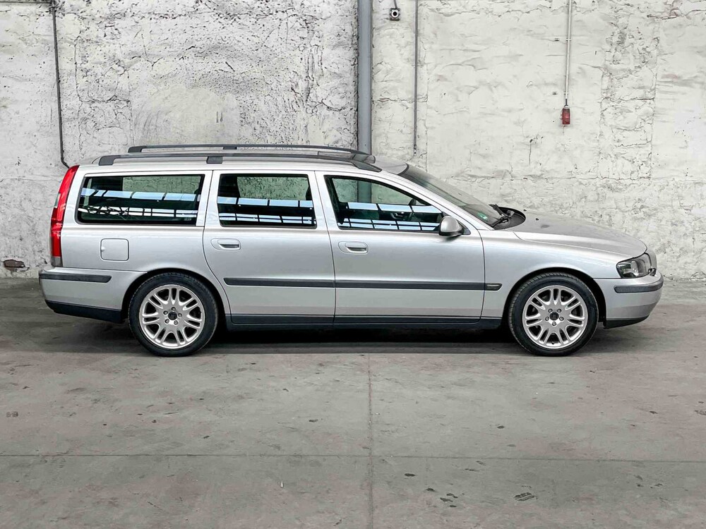 Volvo V70 2.3 T-5 Comfort Line 250pk 2002, KT-730-L