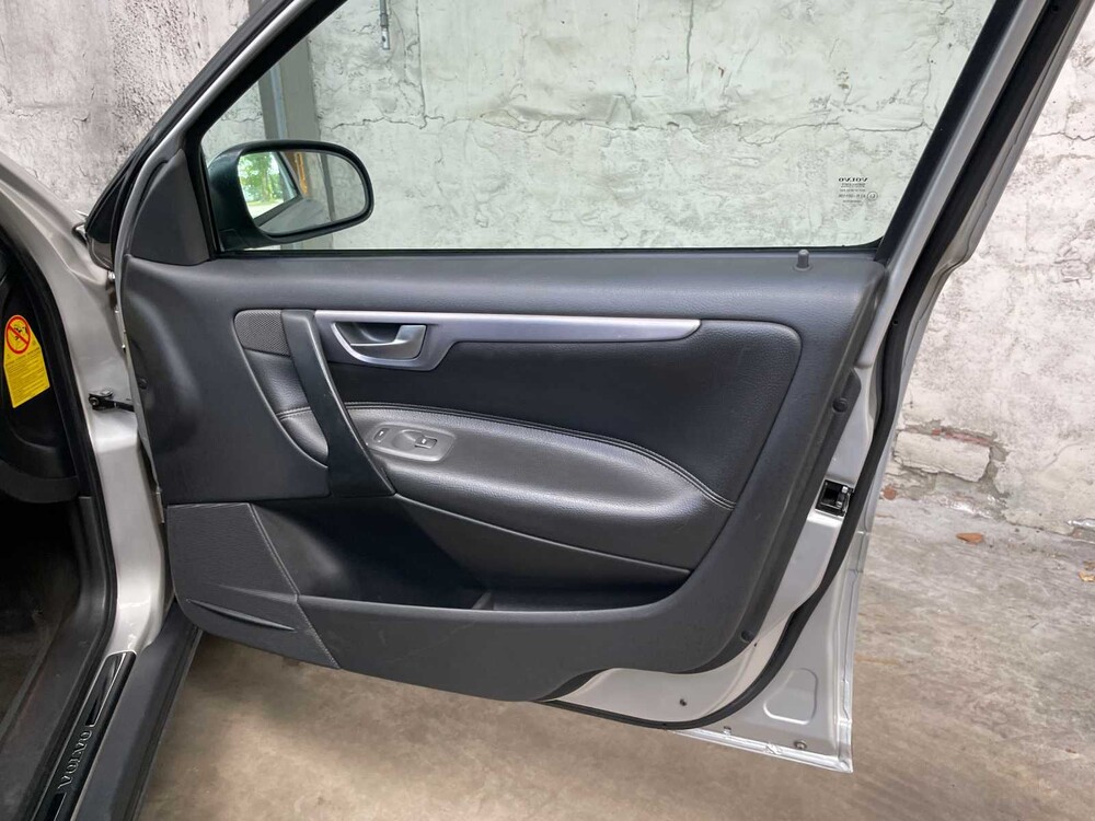 Volvo V70 2.3 T-5 Comfort Line 250pk 2002, KT-730-L