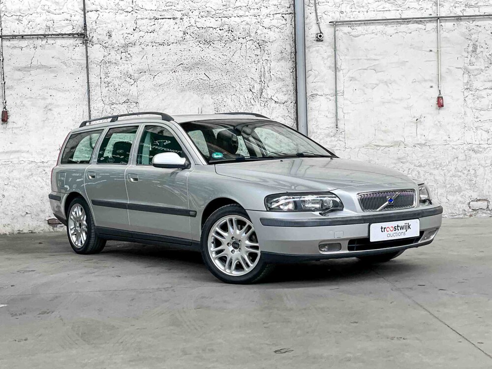 Volvo V70 2.3 T-5 Comfort Line 250pk 2002, KT-730-L