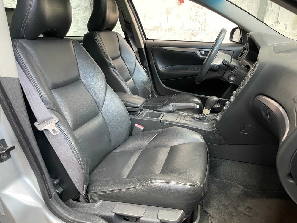 Volvo V70 2.3 T-5 Comfort Line 250pk 2002, KT-730-L