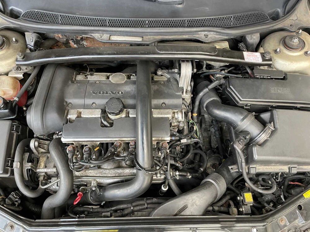 Volvo V70 2.3 T-5 Comfort Line 250pk 2002, KT-730-L