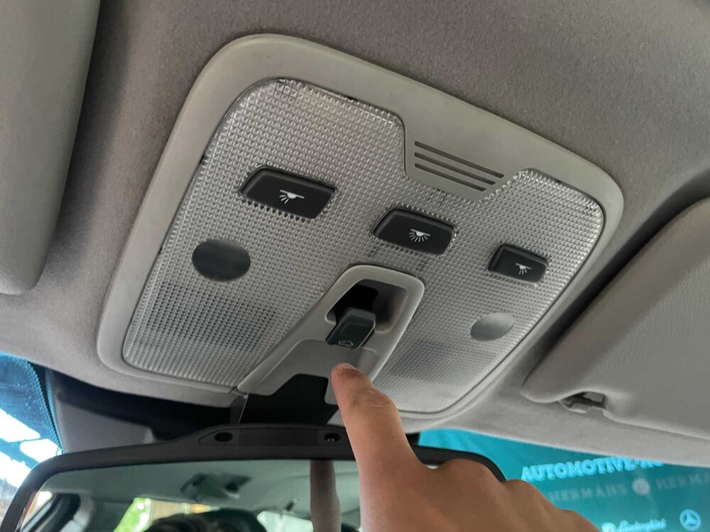 Volvo V70 2.3 T-5 Comfort Line 250pk 2002, KT-730-L