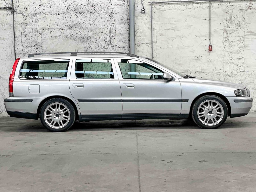 Volvo V70 2.3 T-5 Comfort Line 250pk 2002, KT-730-L