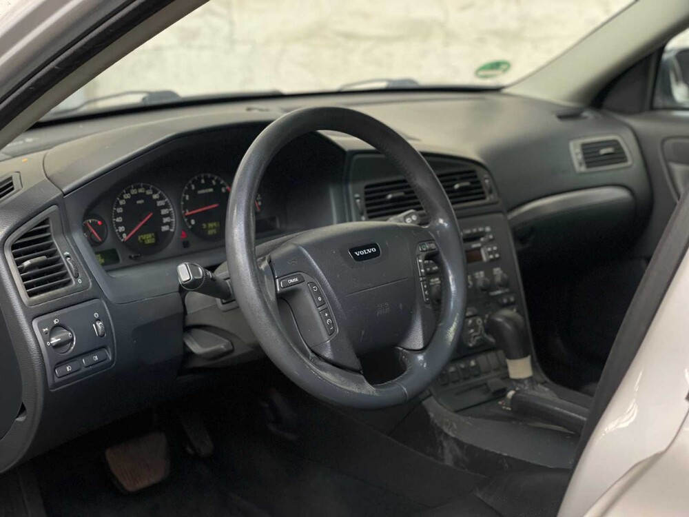 Volvo V70 2.3 T-5 Comfort Line 250pk 2002, KT-730-L