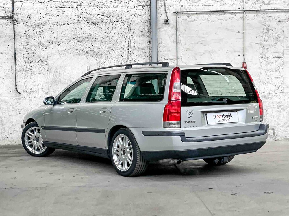 Volvo V70 2.3 T-5 Comfort Line 250pk 2002, KT-730-L