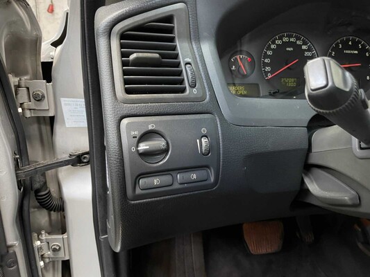 Volvo V70 2.3 T-5 Comfort Line 250pk 2002, KT-730-L