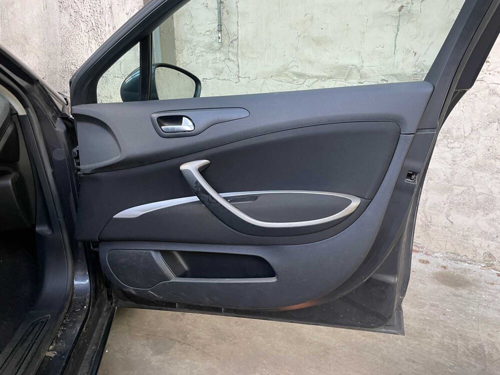 Citroen C5 Tourer 1.6 THP Business 156pk 2011, 35-RSB-8