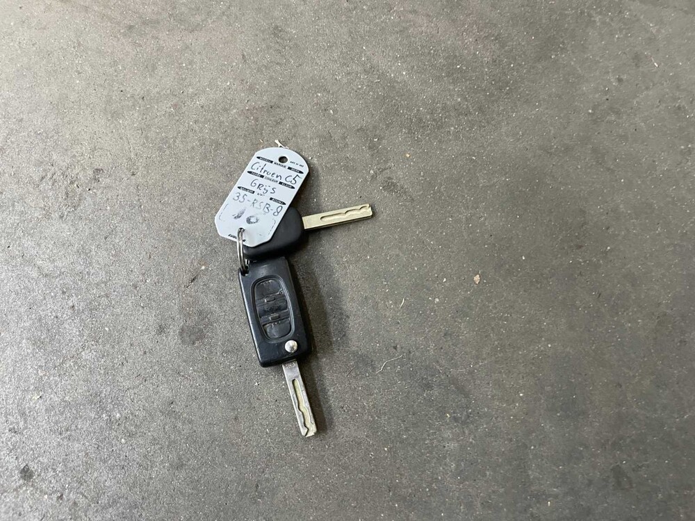 Citroen C5 Tourer 1.6 THP Business 156pk 2011, 35-RSB-8