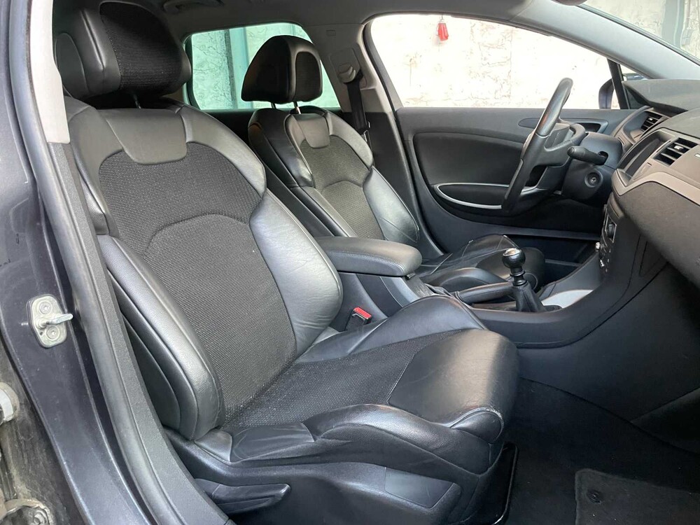 Citroen C5 Tourer 1.6 THP Business 156pk 2011, 35-RSB-8