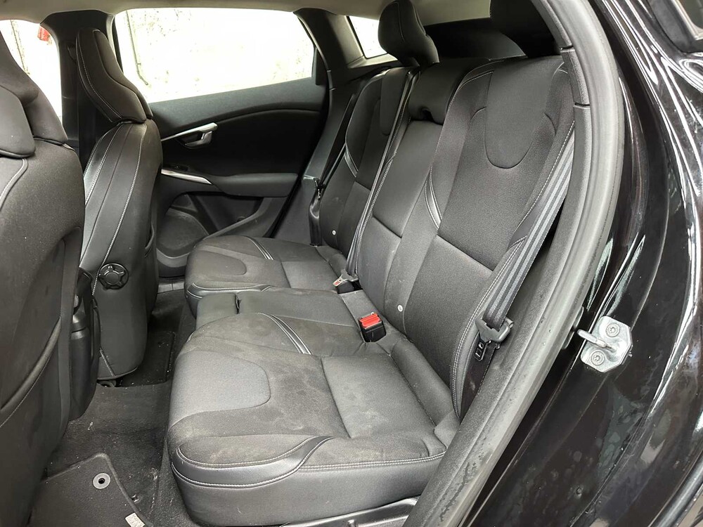 Volvo V40 2.0 T2 Nordic+ 122pk 2017, PT-562-S