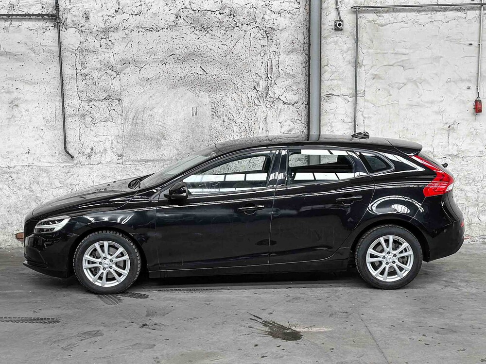 Volvo V40 2.0 T2 Nordic+ 122pk 2017, PT-562-S