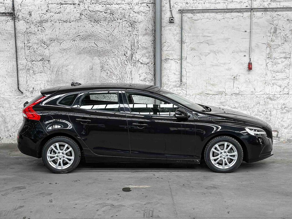 Volvo V40 2.0 T2 Nordic+ 122pk 2017, PT-562-S
