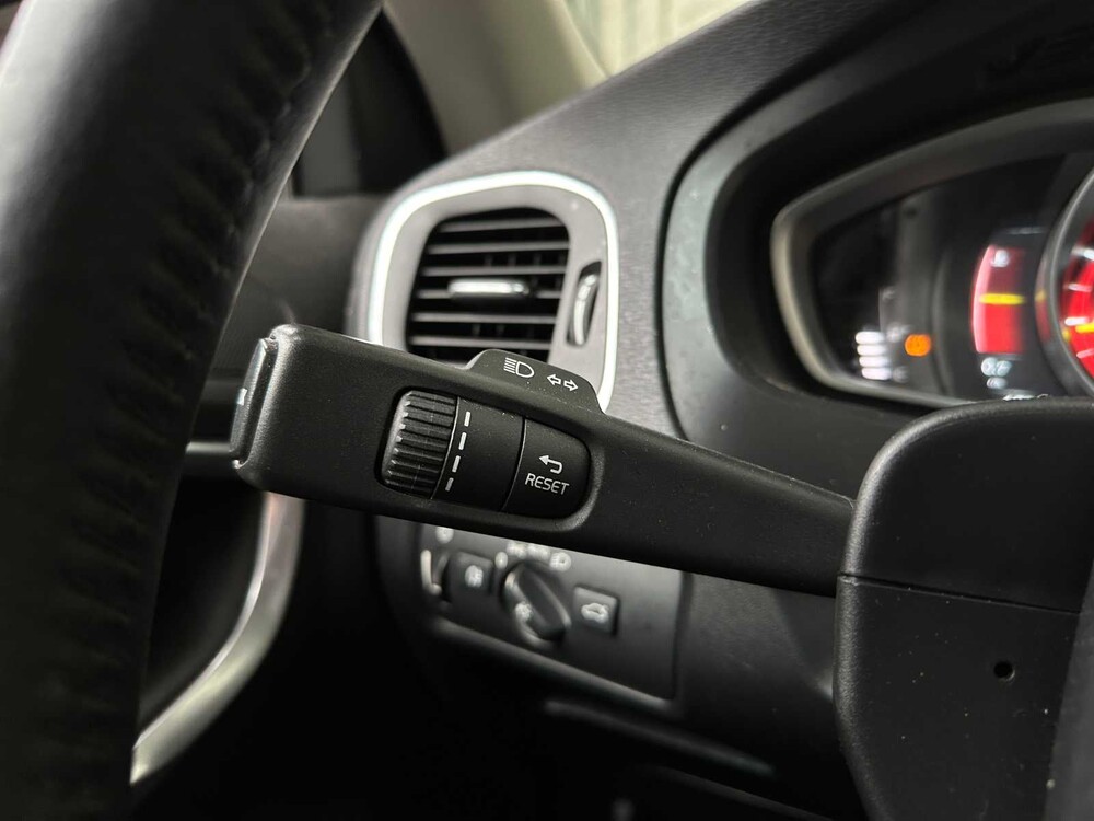 Volvo V40 2.0 T2 Nordic+ 122pk 2017, PT-562-S