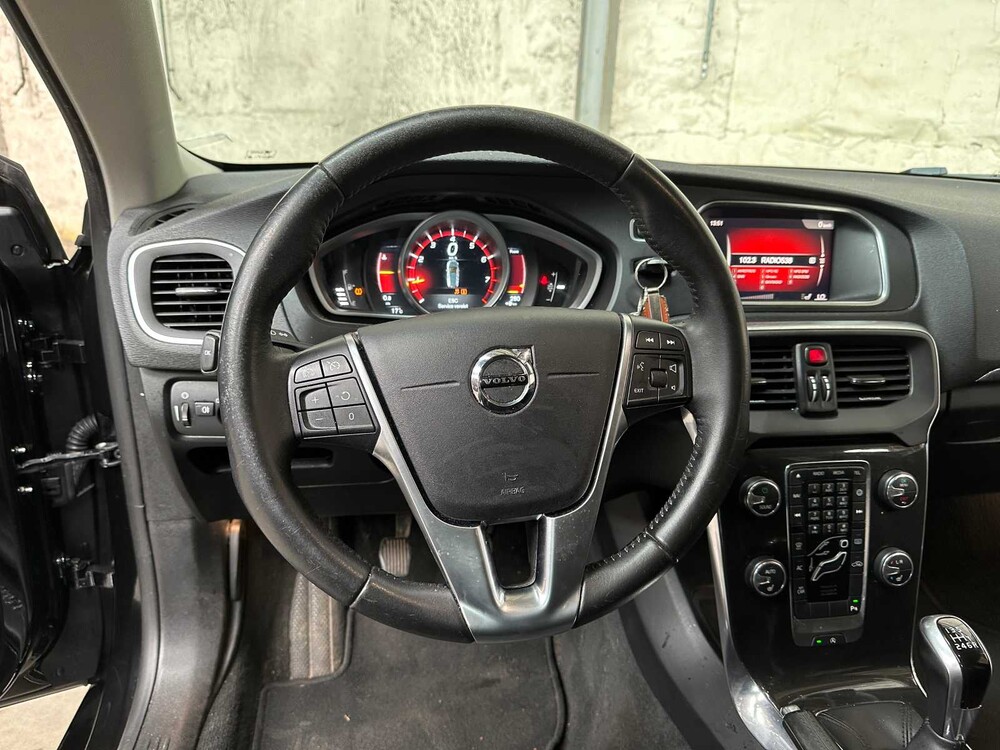 Volvo V40 2.0 T2 Nordic+ 122pk 2017, PT-562-S