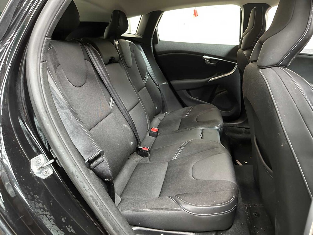 Volvo V40 2.0 T2 Nordic+ 122pk 2017, PT-562-S