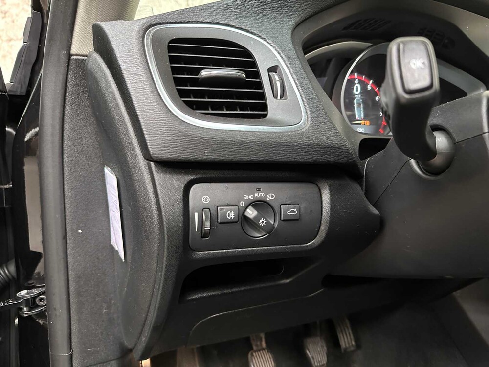 Volvo V40 2.0 T2 Nordic+ 122pk 2017, PT-562-S