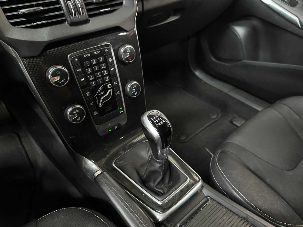 Volvo V40 2.0 T2 Nordic+ 122pk 2017, PT-562-S