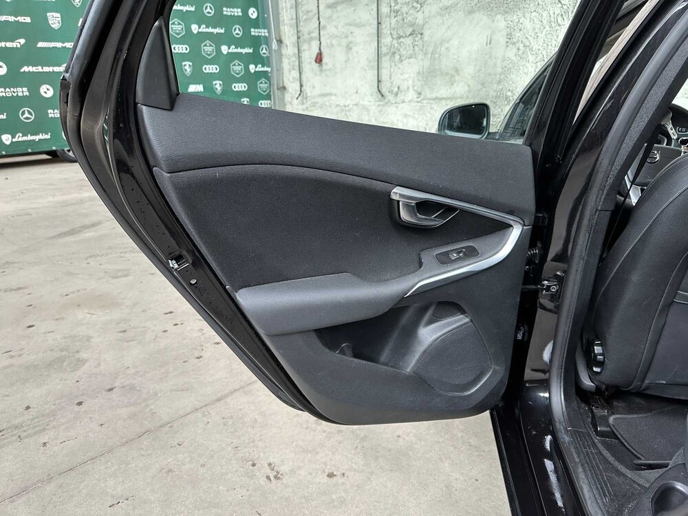 Volvo V40 2.0 T2 Nordic+ 122pk 2017, PT-562-S