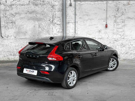 Volvo V40 2.0 T2 Nordic+ 122PS 2017, PT-562-S
