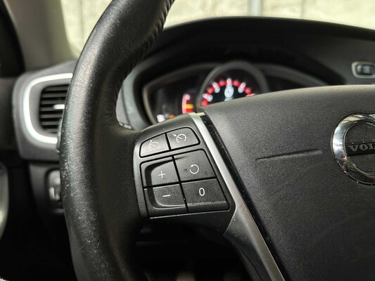 Volvo V40 2.0 T2 Nordic+ 122PS 2017, PT-562-S