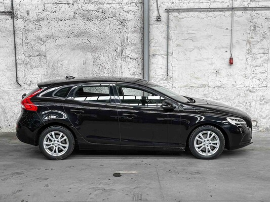 Volvo V40 2.0 T2 Nordic+ 122PS 2017, PT-562-S