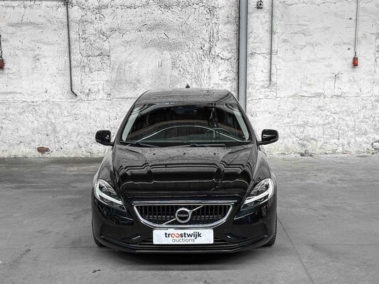 Volvo V40 2.0 T2 Nordic+ 122PS 2017, PT-562-S