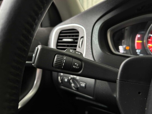 Volvo V40 2.0 T2 Nordic+ 122PS 2017, PT-562-S