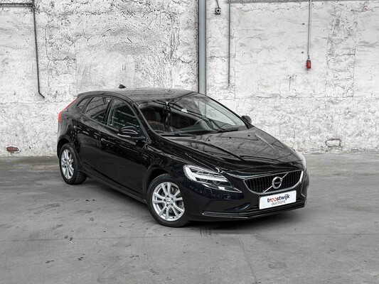 Volvo V40 2.0 T2 Nordic+ 122PS 2017, PT-562-S