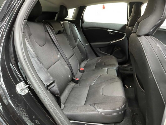 Volvo V40 2.0 T2 Nordic+ 122PS 2017, PT-562-S