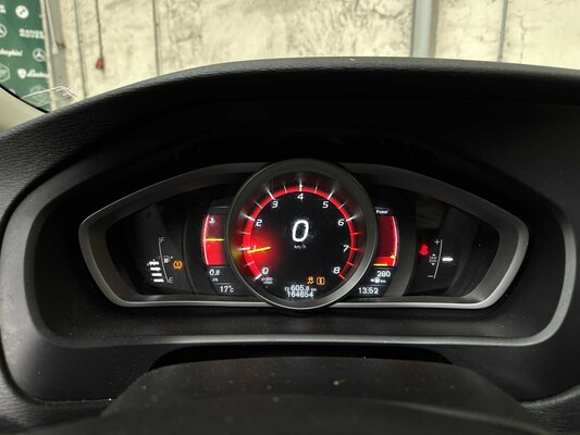 Volvo V40 2.0 T2 Nordic+ 122PS 2017, PT-562-S