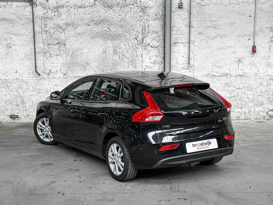 Volvo V40 2.0 T2 Nordic+ 122PS 2017, PT-562-S